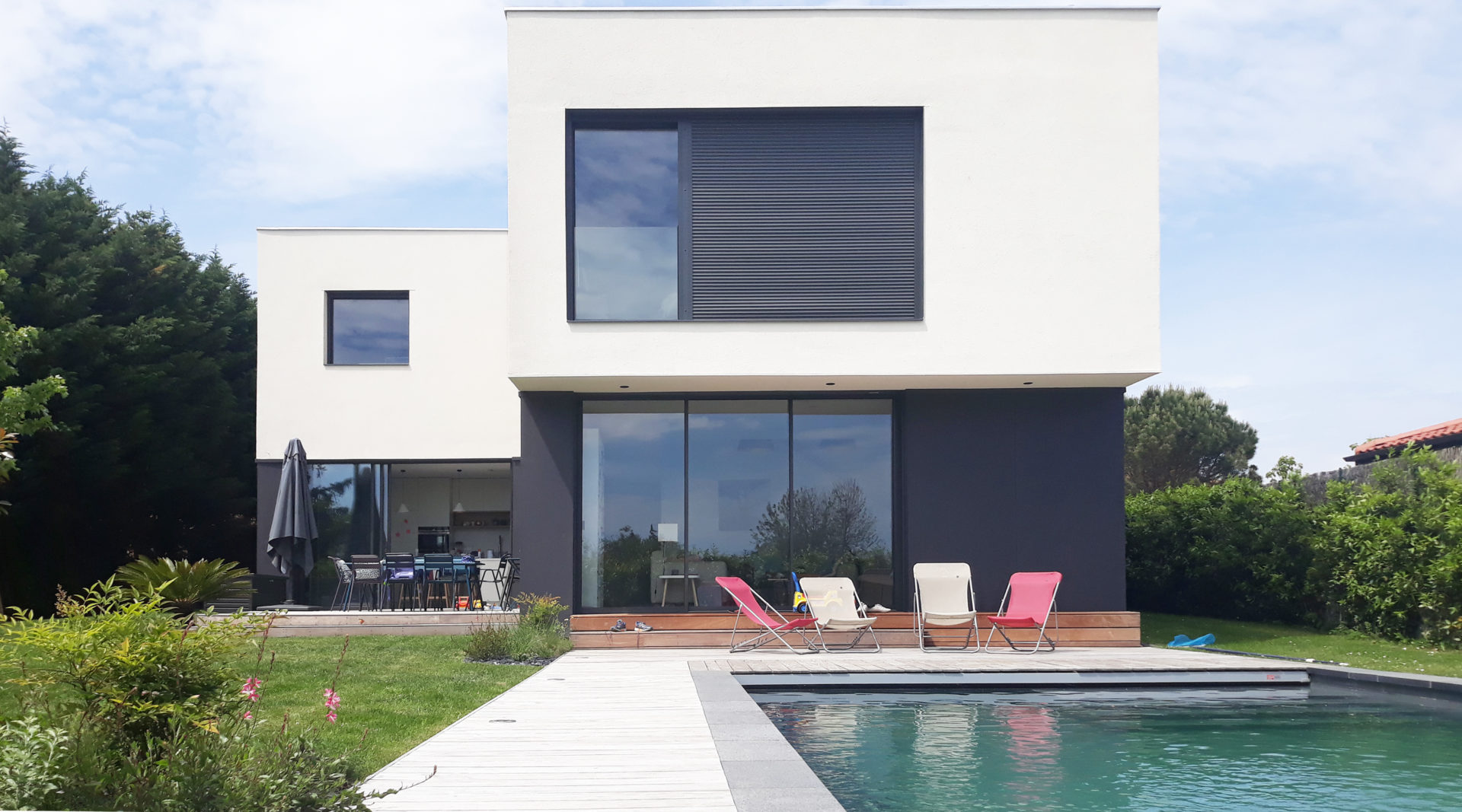 asb-architecture-maison-contemporaine-toiture-terrasse-minimaliste 3