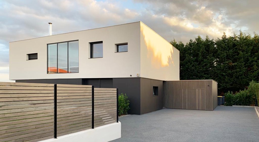 asb-architecture-maison-contemporaine-toiture-terrasse-minimaliste